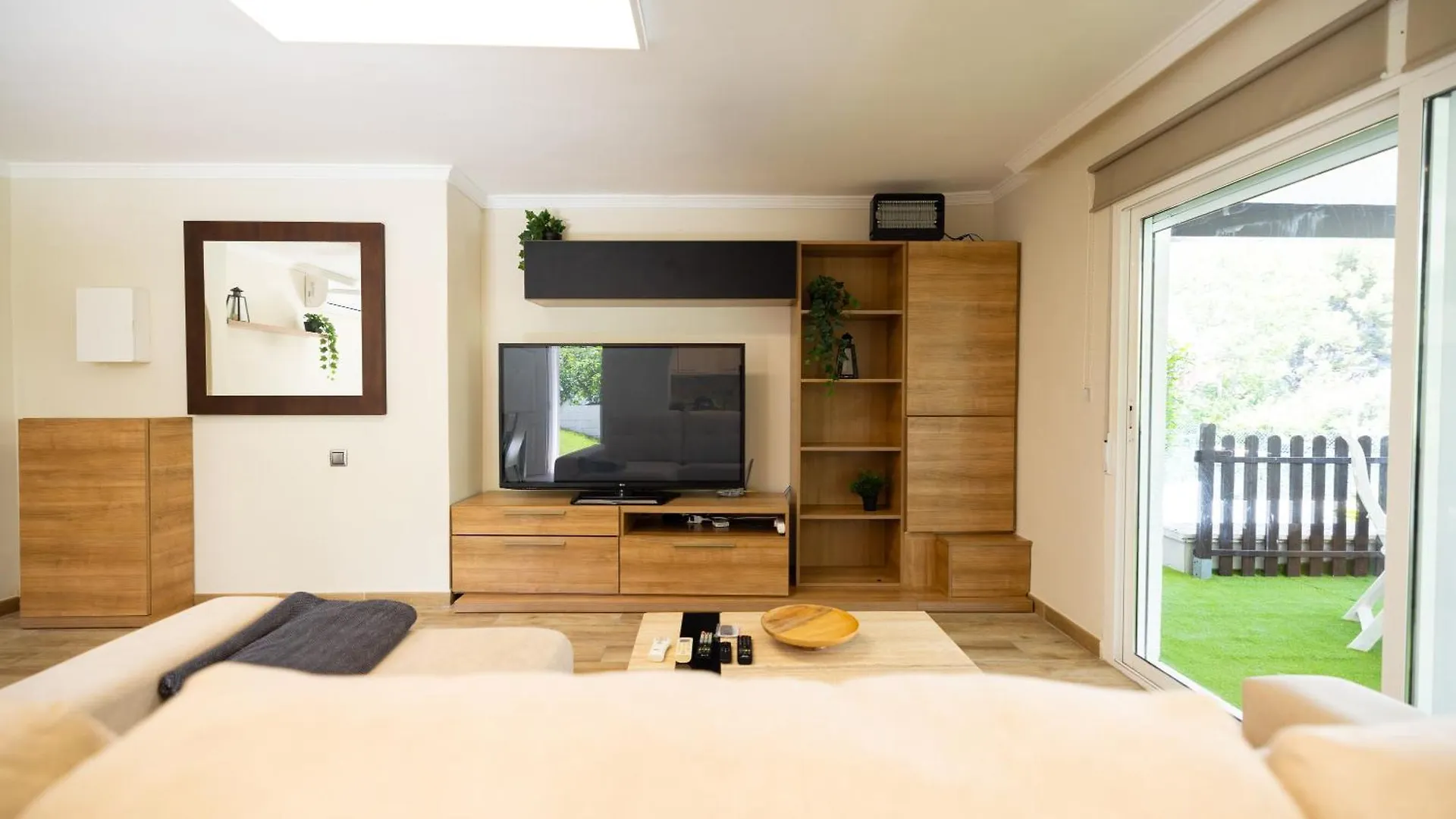 Oasis Salou Villa 0*,